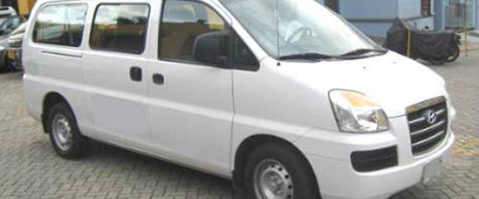 Servicio especializado de transporte en vans - Vans.  Fuente: www.alquilerdevans.com 